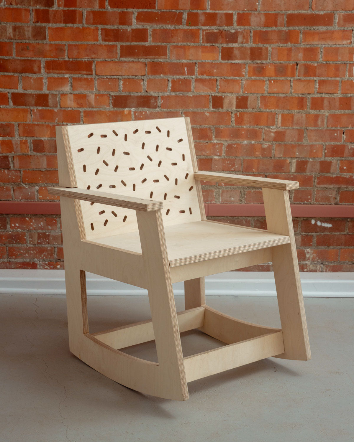STRATA ROCKER