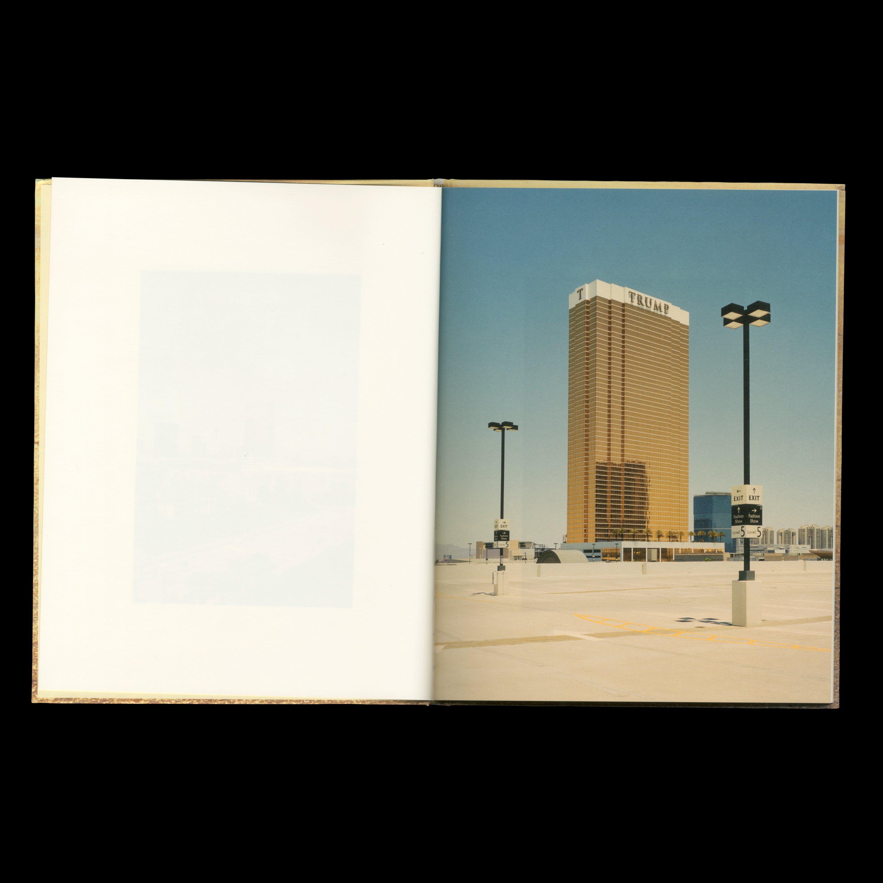 CONCRETE MIRAGES by Tom de Peyret, Poursuite